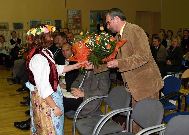 Gala z okazji przedstawienia dorobku artystycznego dzieci, młodzieży osób niepełnosprawnych intelektualnie, zdjęcie 15 z 38