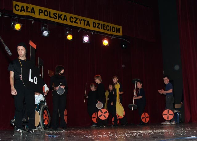 Impreza integracyjna w ramach kampanii „CAŁA POLSKA CZYTA DZIECIOM”, zdjęcie 7 z 12