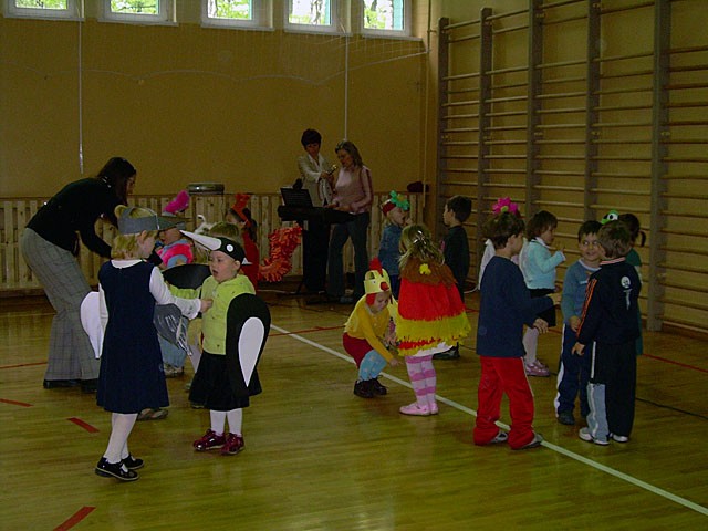 Przedstawienie „Przyjaciele Zajączka”, zdjęcie 10 z 24
