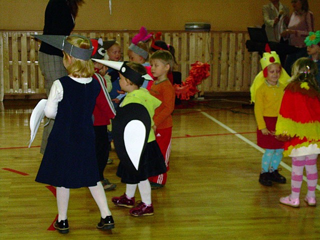 Przedstawienie „Przyjaciele Zajączka”, zdjęcie 11 z 24