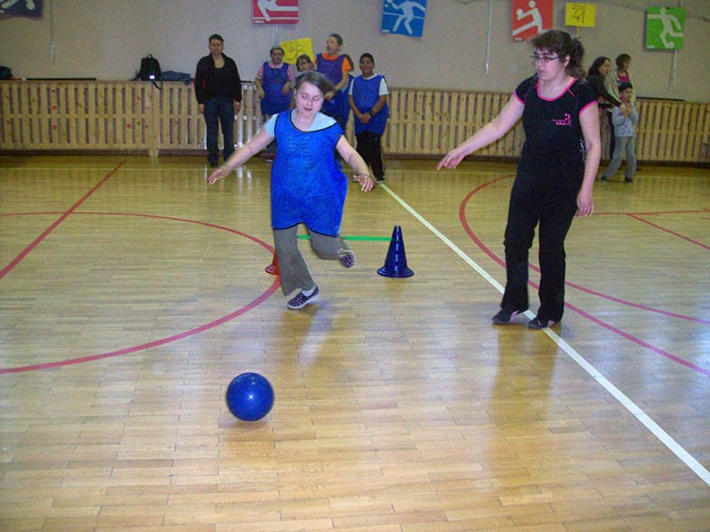 II Spartakiada Sportowo - Integracyjna „Witaj Wiosno”, zdjęcie 2 z 7