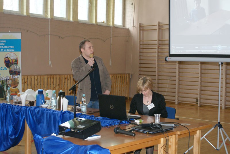 Panel dyskusyjny „Potrzeby edukacyjno-terapeutyczne dzieci i młodzieży z autyzmem”, zdjęcie 30 z 32