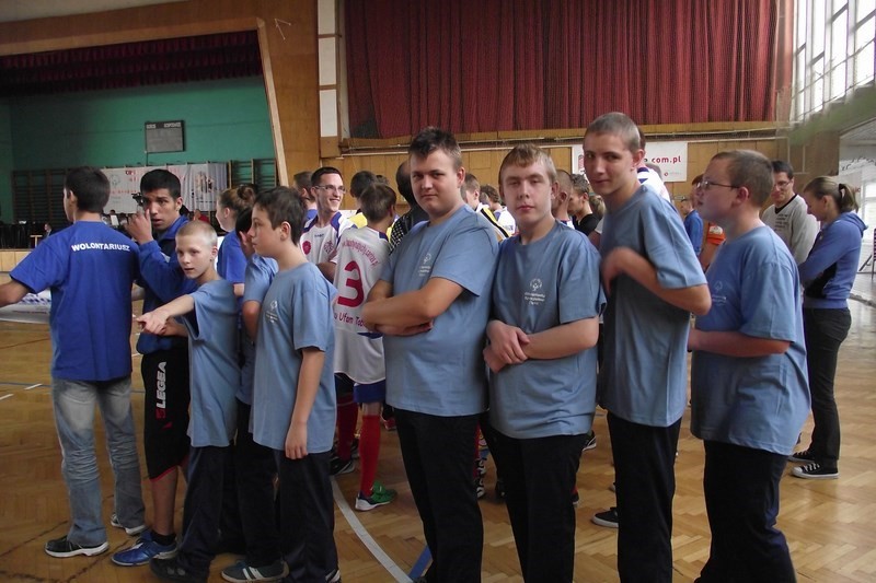 Regionalny Turniej w Halowej Piłce Nożnej Olimpiad Specjalnych w Rudzie Śląskiej, zdjęcie 10 z 10