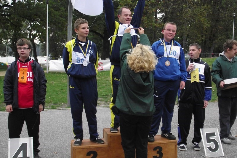 XVI Regionalny Miting Olimpiad Specjalnych w Biegach Przełajowych w Tychach, zdjęcie 18 z 22