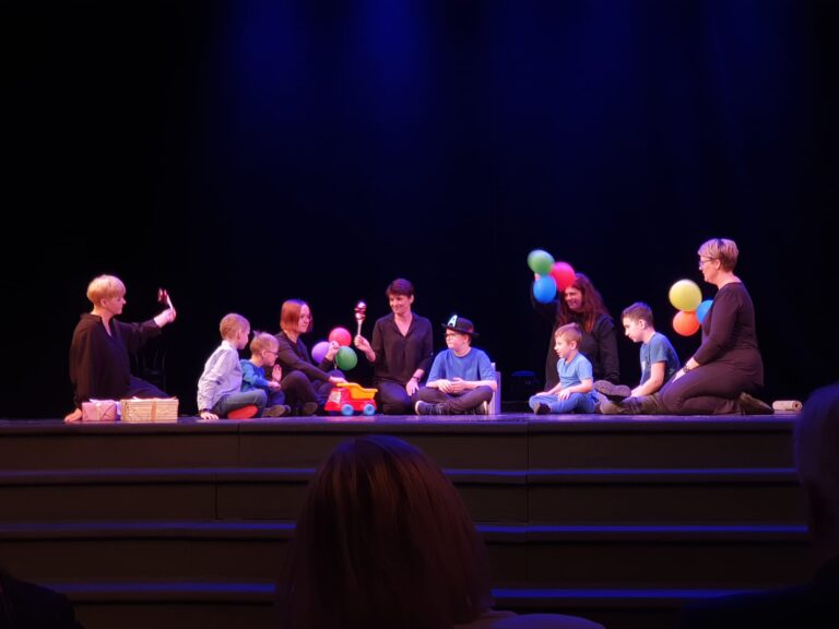 8 Festiwal Kultury i Sztuki Mlodziezy Szkolnej im N. Kroczka w Zabrzu 11