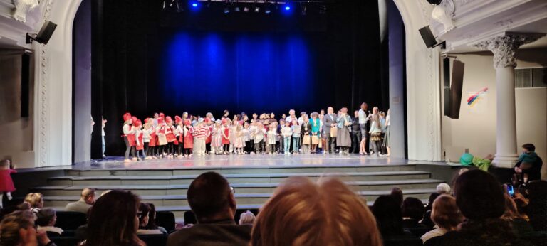 8 Festiwal Kultury i Sztuki Mlodziezy Szkolnej im N. Kroczka w Zabrzu 21