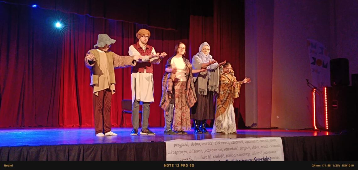 Wyroznienie Integracyjny Teatr Rzepka 24