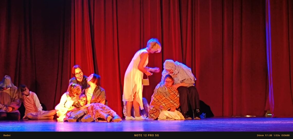 Wyroznienie Integracyjny Teatr Rzepka 5