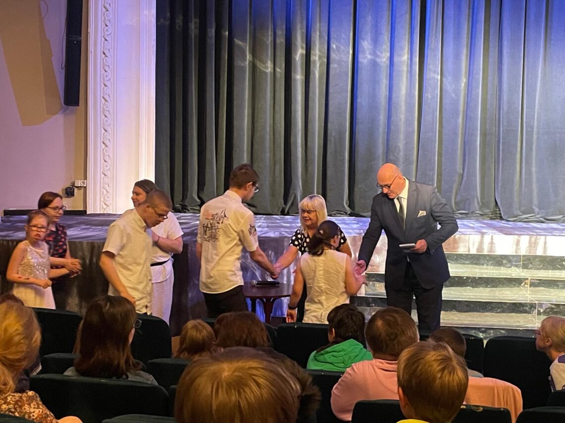 Wyroznienie Integracyjny Teatr Rzepka 6 1