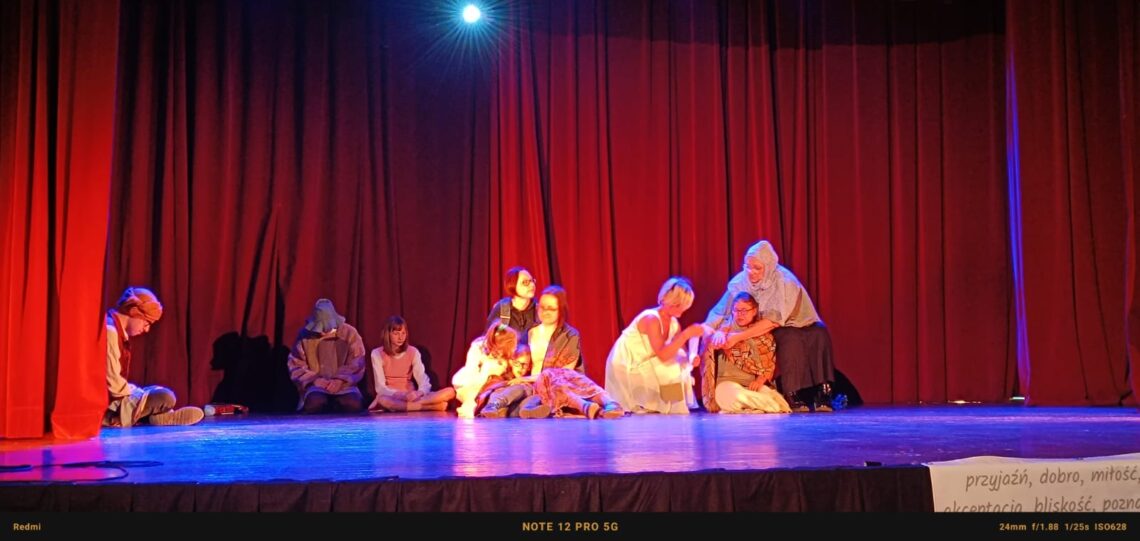 Wyroznienie Integracyjny Teatr Rzepka 6