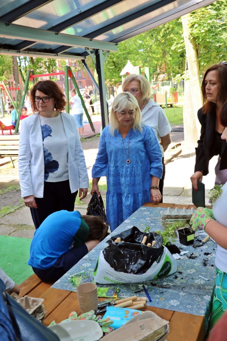 Otwarcie Ekopracowni pod chmurka 33