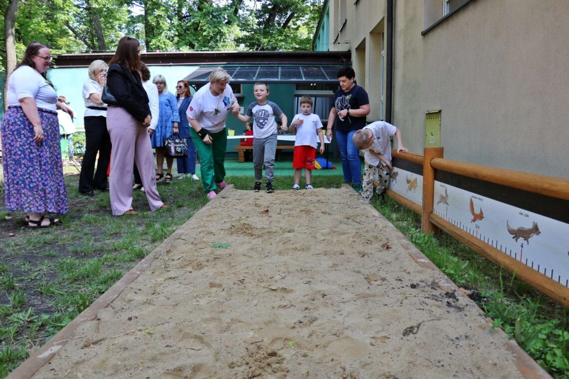 Otwarcie Ekopracowni pod chmurka 49