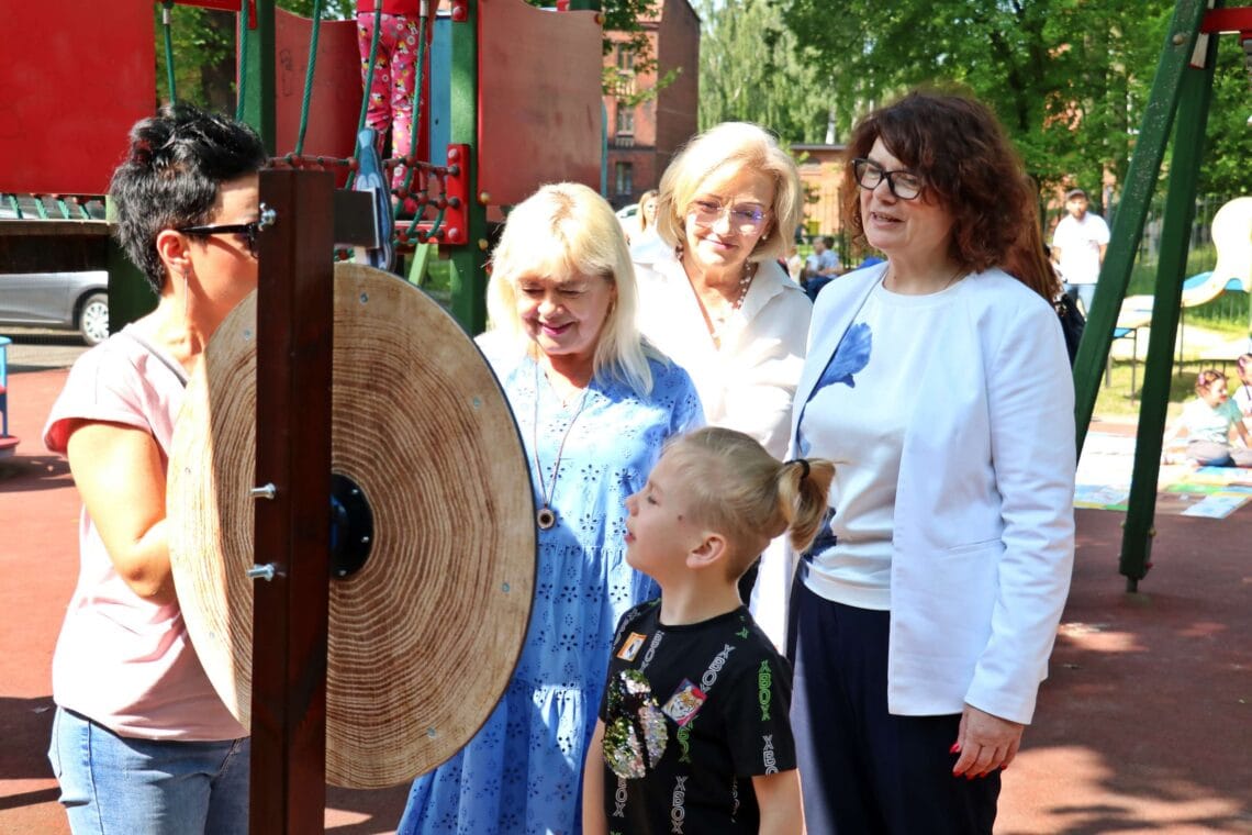 Otwarcie Ekopracowni pod chmurka 69