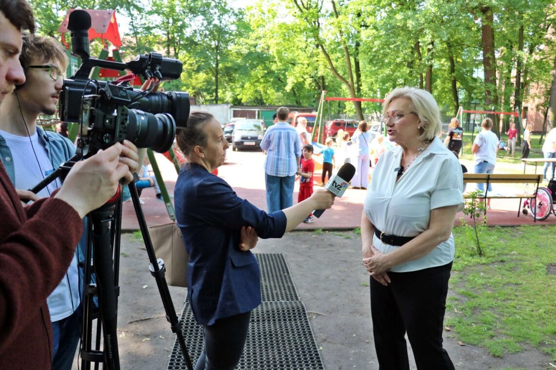 Otwarcie Ekopracowni pod chmurka 90