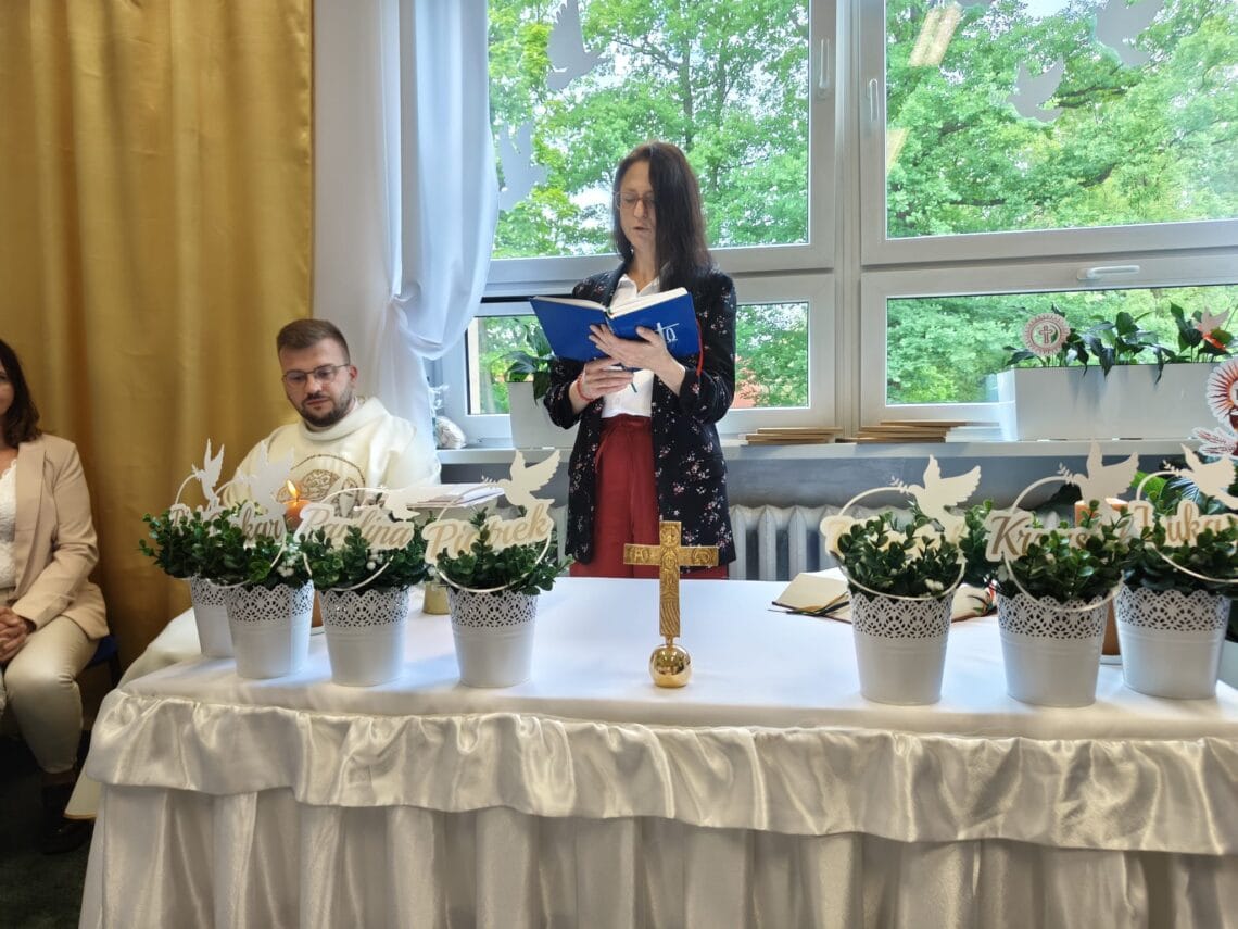 Pierwsza Komunia Swieta w naszej szkole 23