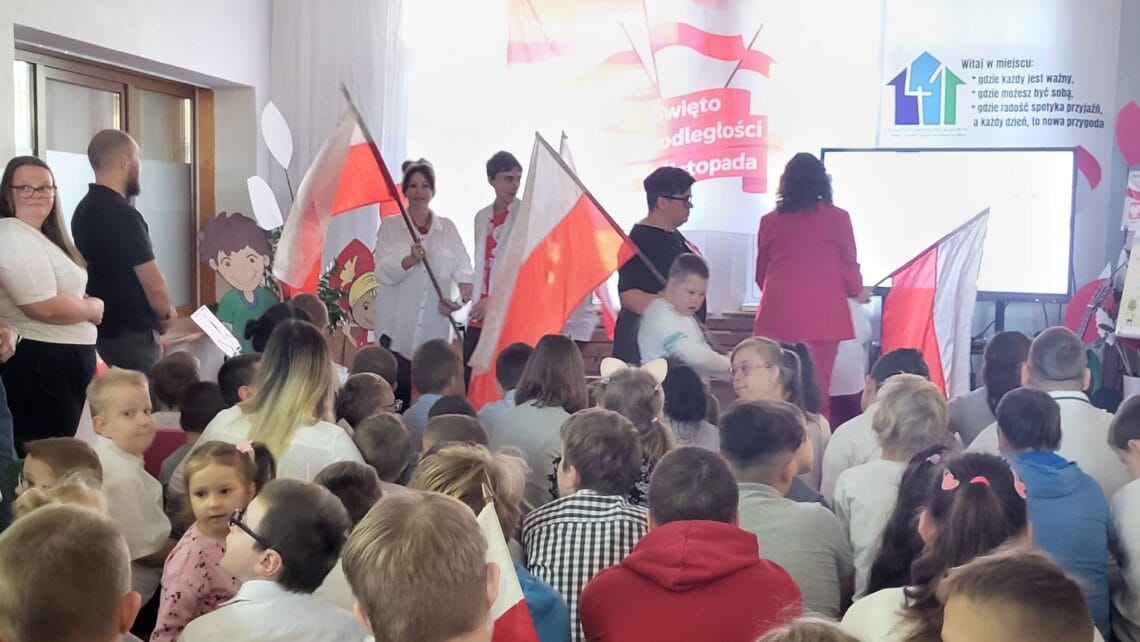 Uroczysta akademia z okazji Swieta Niepodleglosci 3
