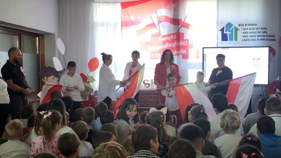 Uroczysta akademia z okazji Swieta Niepodleglosci 4