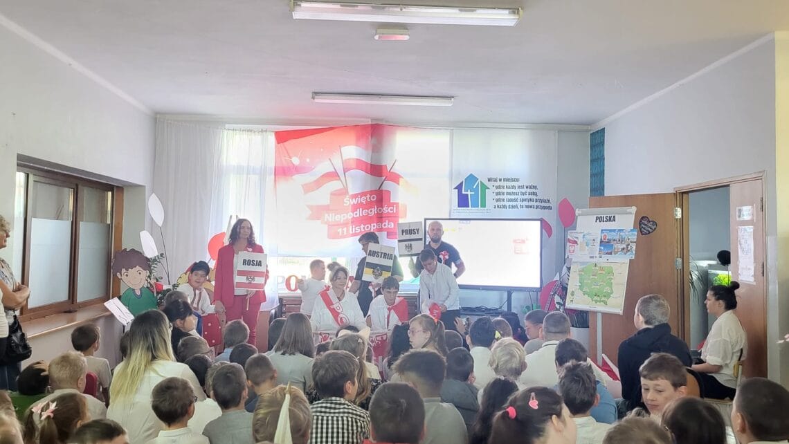 Uroczysta akademia z okazji Swieta Niepodleglosci 5