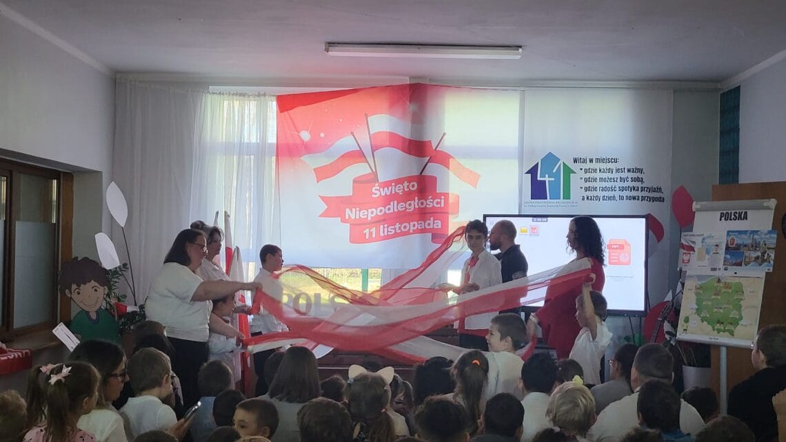 Uroczysta akademia z okazji Swieta Niepodleglosci 8